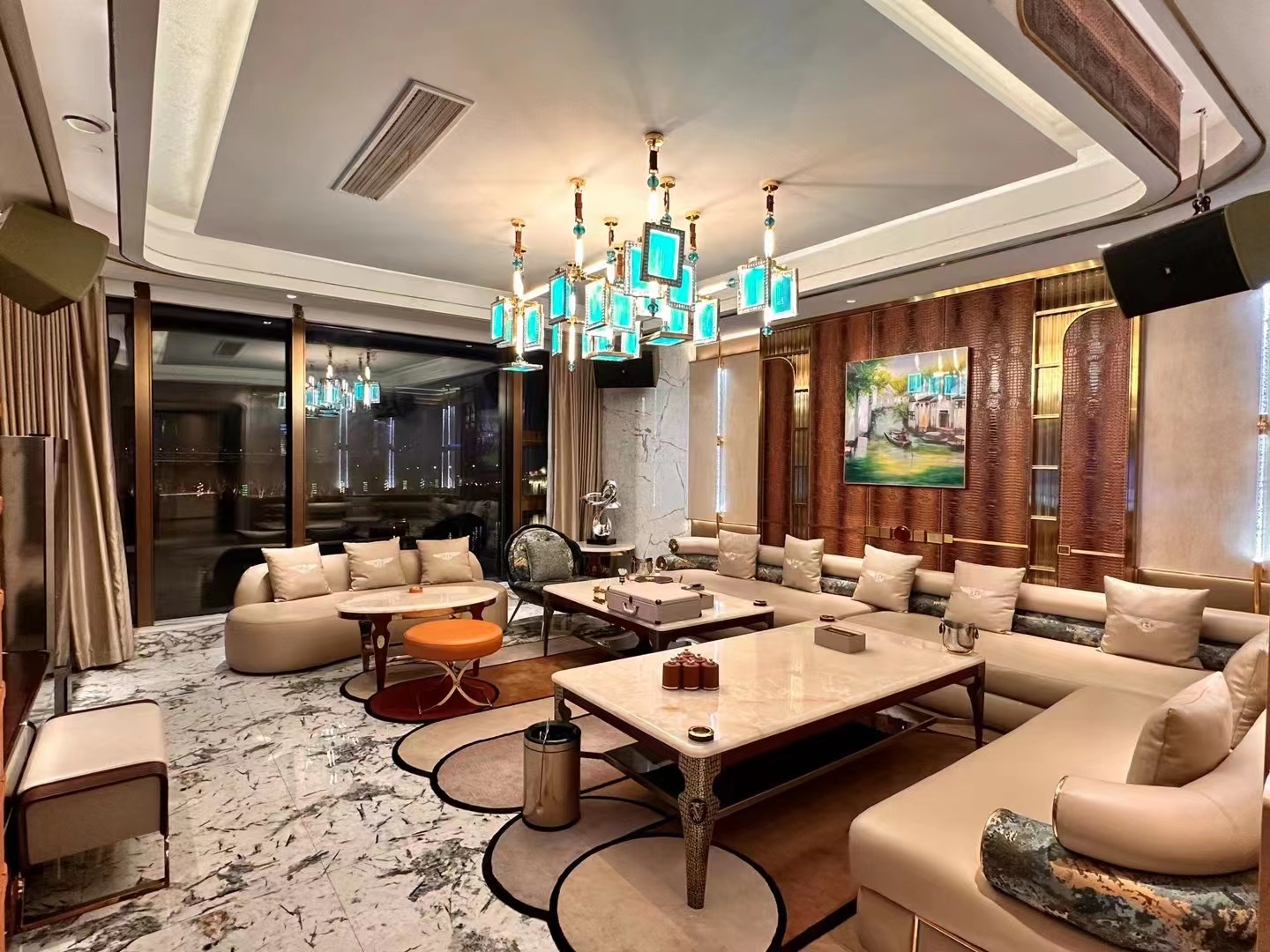 &ldquo;便捷预订，享受邹城市KTV之夜&rdquo;_ 深夜订房网